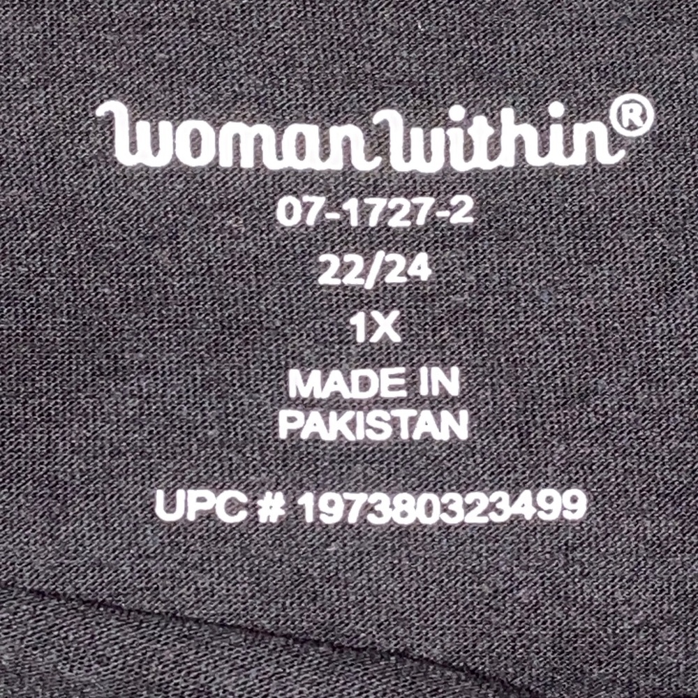 OVERSIZED FLORAL GRAPHIC BLACK TEE NWT WOMAN WITHIN - Picture 3 of 4